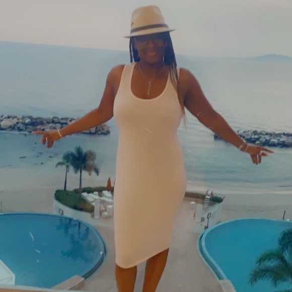 Meet your Posher, Dawna - Picture 1 of 1